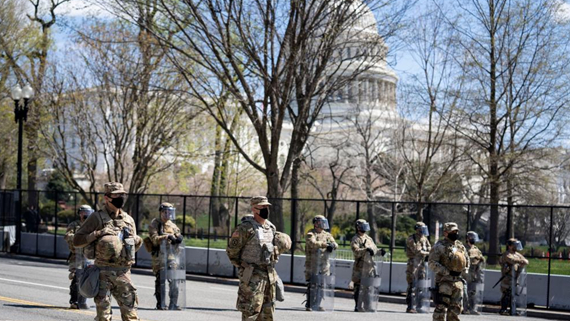 美国国会大厦发生袭击警员事件建筑群被封锁