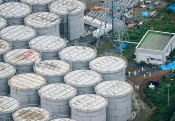 福岛第一核电站用于储存核污水的储水罐